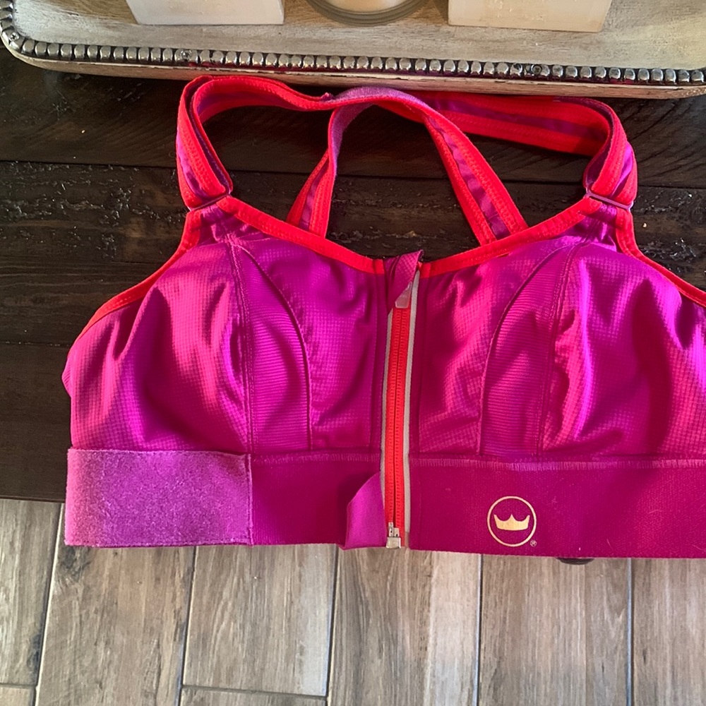 Cross back sport support bra